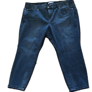 Torrid jeans Bombshell Skinny , size 24 short in good condition